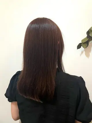 カラー 岡田 神奈のヘアスタイル