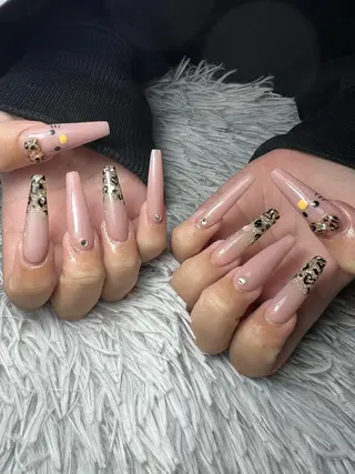 ネイル シェヌネイル JURAのネイルデザイン