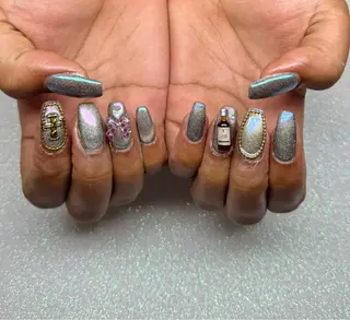 ネイル VIERU 🌈🎀💖のネイルデザイン