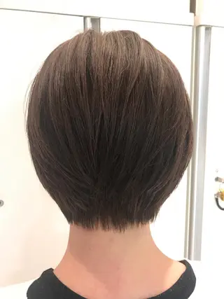 ショート 米良 志織のヘアスタイル