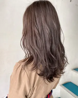 セミロング FRANKFLOWERbyENLACE所属・福政 日菜多のヘアスタイル