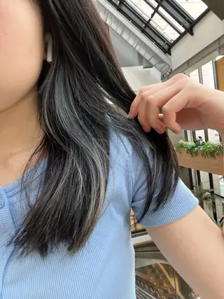 セミロング カラー SALOWIN 新宿三丁目me+所属・レイヤー/ボブ/ 髪質改善/石井ハルカのヘアスタイル