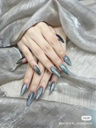 ネイル 櫻井 ナナのネイルデザイン