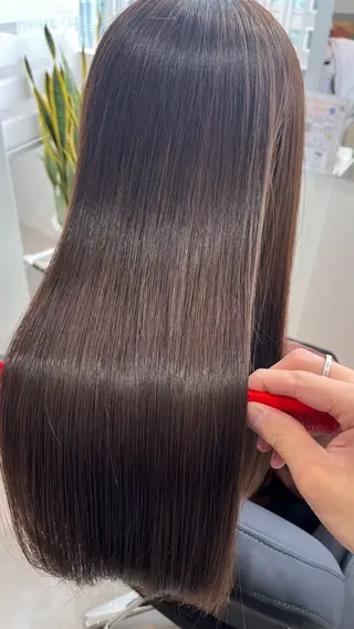 セミロング 髪質改善IENA店長 小泉拓のヘアスタイル