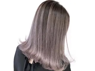 ロング 白髪ぼかし　/ ️艶カラー特化/矢澤のヘアスタイル
