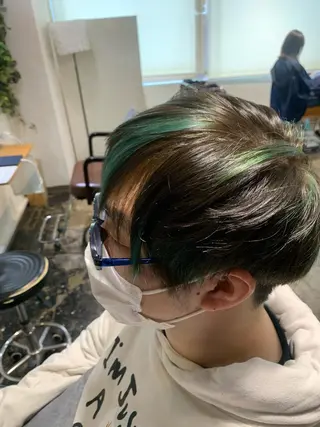 カラー メンズ ハイライト✨髪質改善 TAKAさんです😊のヘアスタイル