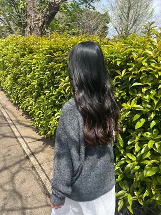 ロング 岡田 琉花のヘアスタイル