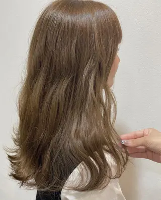 ロング カラー JILL ユキのヘアスタイル