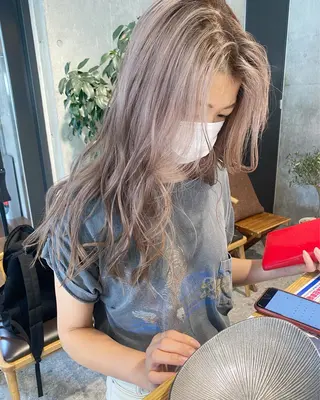 ロング カラー ブリーチカラーレイヤ ーカット🦋annaのヘアスタイル