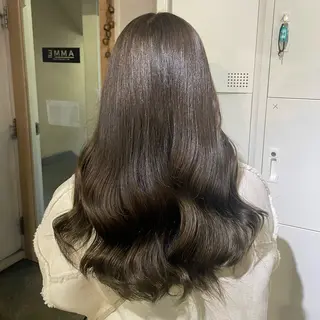 セミロング ふかたさや🌟 艶感カラー🌟のヘアスタイル