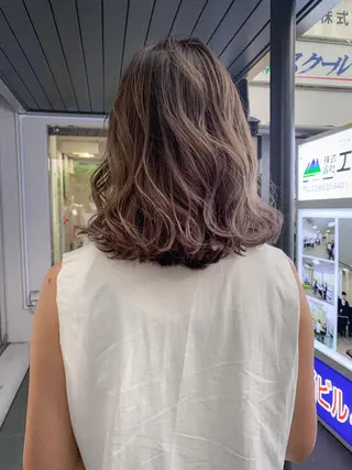 ミディアム ✂️大人のデザイン vivid✂️のヘアスタイル
