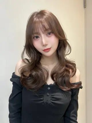 ミディアム カラー ヘアアレンジ fumika🎀 韓国ヘア×ベージュのヘアスタイル