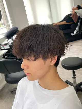 ショート カラー パーマ メンズ men’s salon dot. tokyo 横浜店所属・🔥メンズ特化 カット1100円🔥のヘアスタイル
