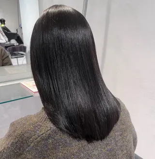 セミロング カラー 🫧うる艶トレンド 🫧透明感カラーのヘアスタイル