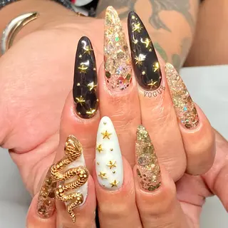 ネイル VOGUE ×SWANのネイルデザイン