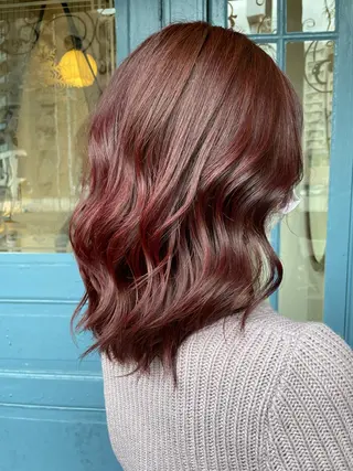 セミロング ブリーチ毛矯正.髪質 改善.髪にドラマをのヘアスタイル