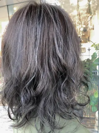 ミディアム カラー パーマ m ā l o. マァロのヘアスタイル