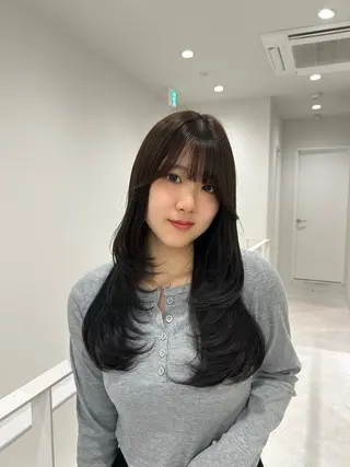 ロング 大人レイヤー/艶髪 🇺🇸TOMONAのヘアスタイル