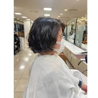 ミディアム パーマ ラカリテ所属・渋谷 りなのヘアスタイル