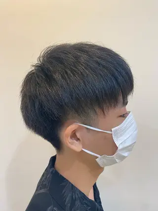 ショート メンズ 三ノ宮フェザーパーマ 蕃本 啓利のヘアスタイル