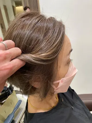 ショート 前髪縮毛矯正 高野開弦ハイトーンのヘアスタイル