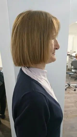 ショート 齋藤 愛美のヘアスタイル