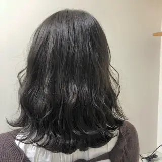 セミロング ニイムラ ミキのヘアスタイル