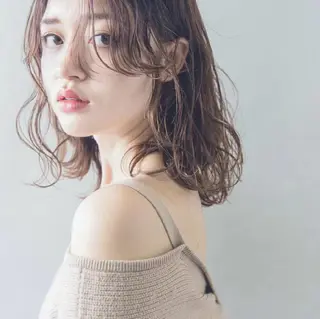 ミディアム パーマ カラー u hair所属・こばやし ももこのヘアスタイル