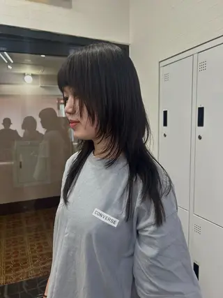 セミロング Yui. ハイトーン/パーマ/のヘアスタイル