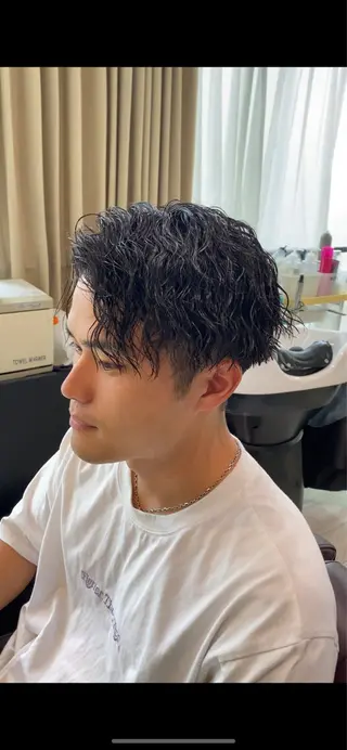 ミディアム パーマ メンズ ナツハラ サトシのヘアスタイル