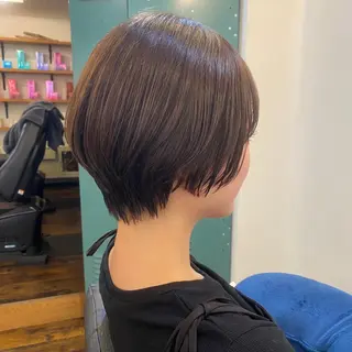 ショート カラー 丸岡 美穂のヘアスタイル