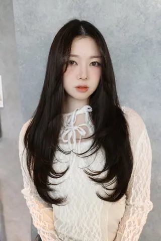 ロング 矢野 伶菜のヘアスタイル