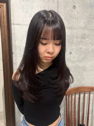 ロング 𝐑𝐈𝐎/艶カラ ー/レイヤーカットのヘアスタイル