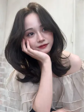 セミロング カラー 前髪顔周りレイヤー 韓国 SAYAKAのヘアスタイル