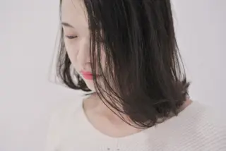 ミディアム カラー 樋口 千尋のヘアスタイル