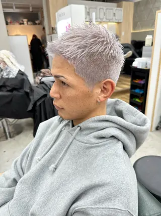 カラー メンズ 八谷 将平のヘアスタイル