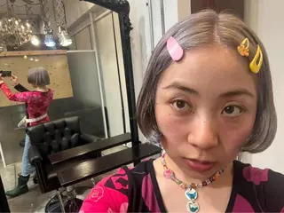 ショート カラー BRIDGE所属・透明感カラー/パーマ hitomiのヘアスタイル