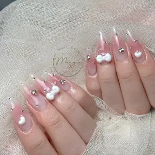 ネイル Maggie Nail🦩のネイルデザイン
