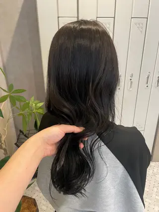 ロング 女性スタイリスト専門サロン Zina 天神西通り所属・艶髪韓国ヘア MANAMI🎀のヘアスタイル