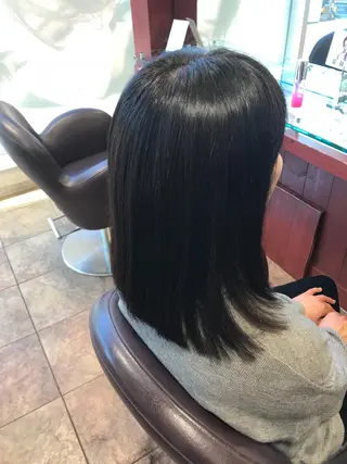 ミディアム 嶋村 望美のヘアスタイル