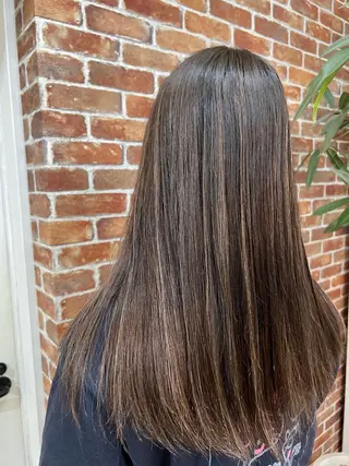 セミロング カラー 笹江 瑞穂のヘアスタイル