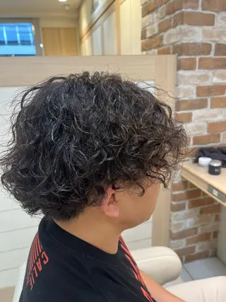 ショート パーマ メンズ 荒井 海音のヘアスタイル