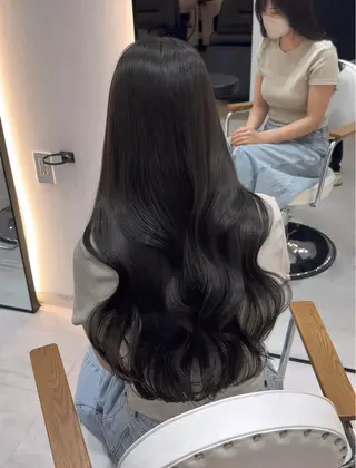 ロング 🩶レイヤー/艶髪/ 顔周り/韓国風/輝士のヘアスタイル