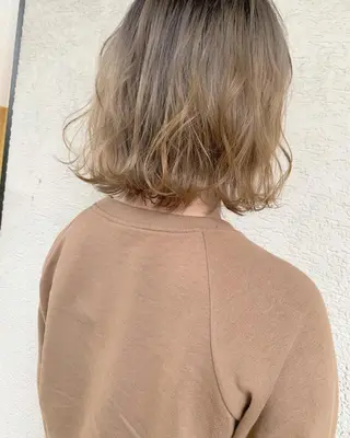 ミディアム カラー アブアイ所属・艶髪・酸性ストレート フリツのヘアスタイル