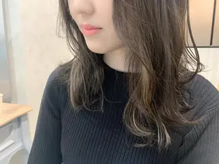 ミディアム カラー EMANON天神所属・Hitomi Ezakiのヘアスタイル