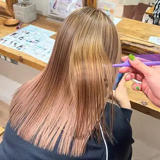 セミロング カラー 𝙎𝙚𝙞𝙧𝙖 ☆カット/パーマのヘアスタイル