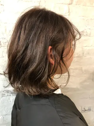 ミディアム 泊 紗羅のヘアスタイル