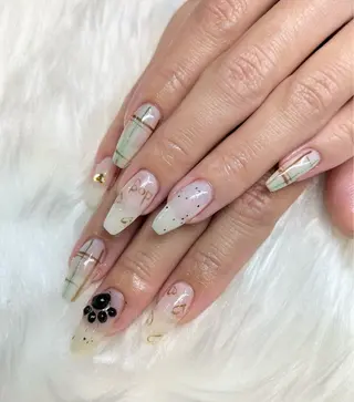 ネイル glow_ nailのネイルデザイン