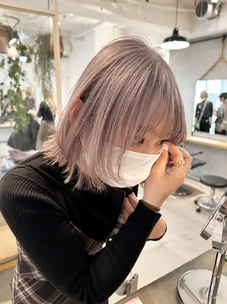 ショート カラー グレージュ× ボブ× ハイトーン　前田隆太のヘアスタイル
