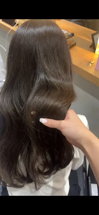 カラー ユイ🎀透明感カラー 耳つぼジュエリーのヘアスタイル